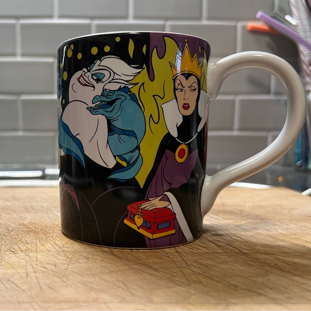 DISNEY EVIL QUEENS MUG